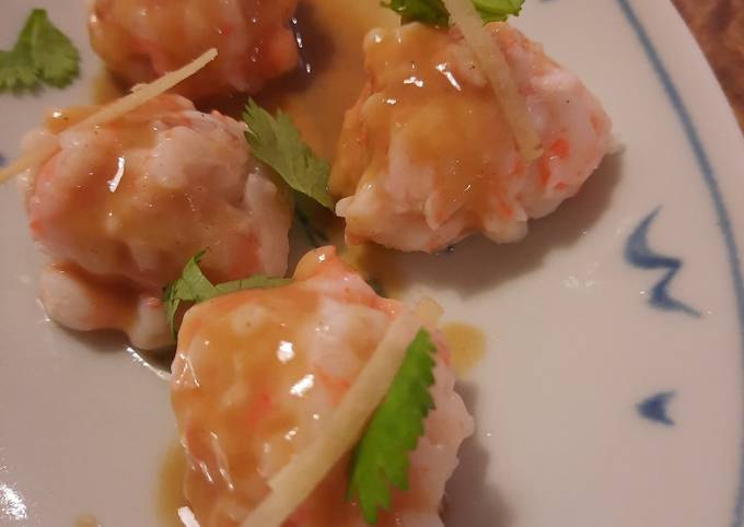 Chinese-style shrimp balls with shrimp sauce