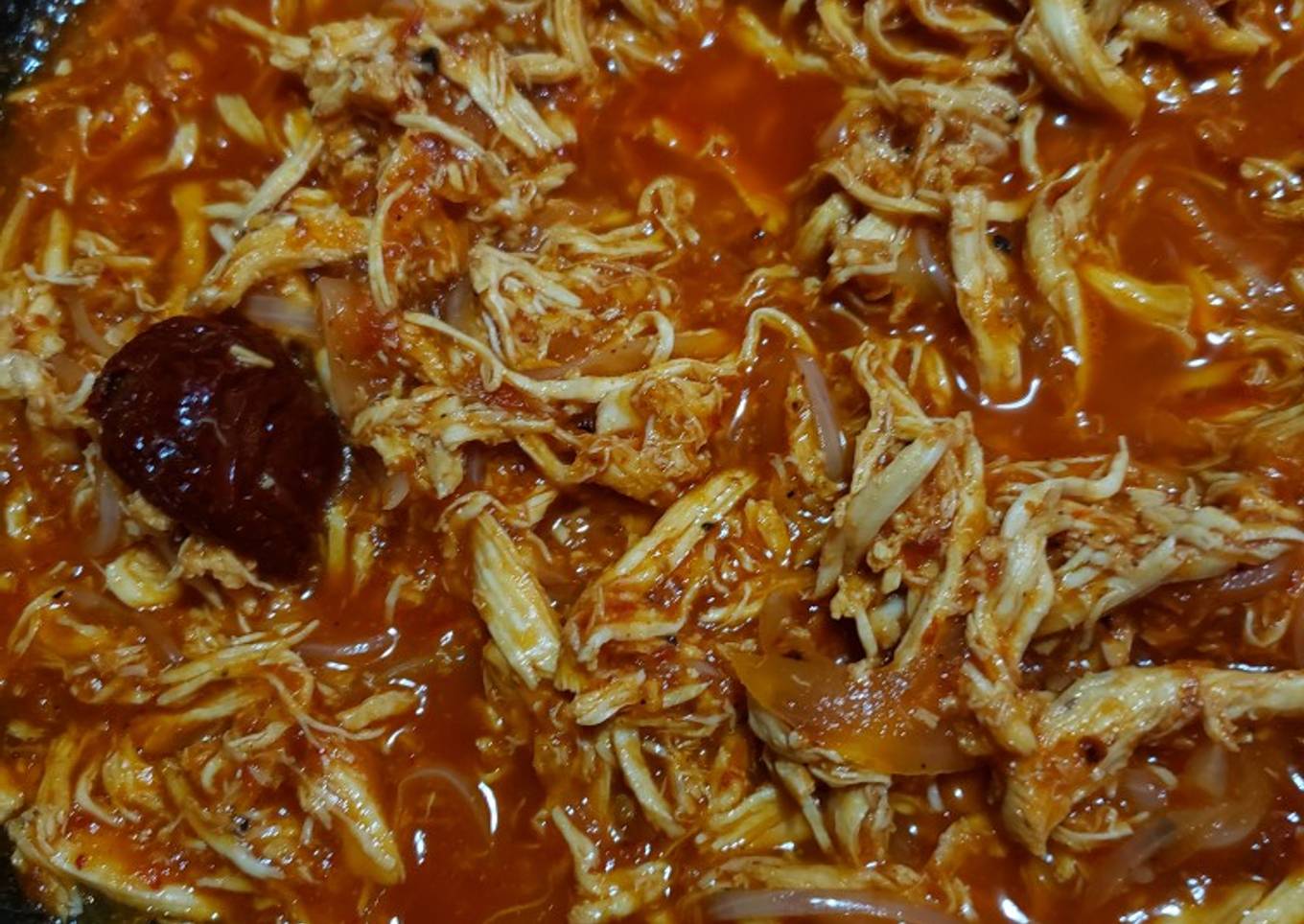 Tinga de pollo al chipotle