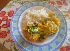 Foto di Polpette di lenticchie e ricotta al curry con riso pilaf