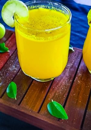 આમળા અને લીલી હળદરનો જ્યુસ(Amla-fresh turmeric juice recipe in Gujarati) રેસીપી મુખ્ય ફોટો