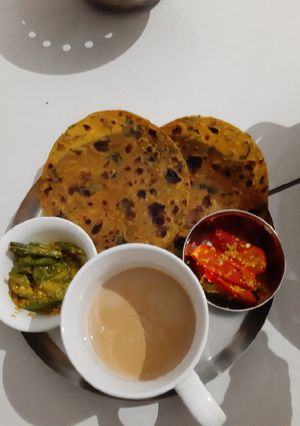 મેથીના થેપલા (Methi Thepla Recipe In Gujarati) રેસીપી મુખ્ય ફોટો