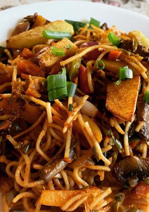 A picture of Spicy Schezwan Noodles.