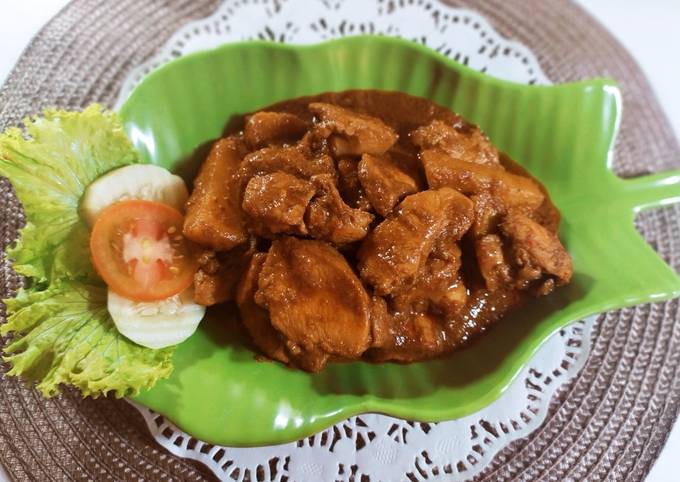 Semur Pedas Ayam & Kentang