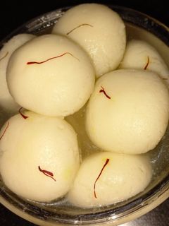 रसगुल्ला (rasgulla recipe in Hindi) रेसिपी मुख्य फोटो