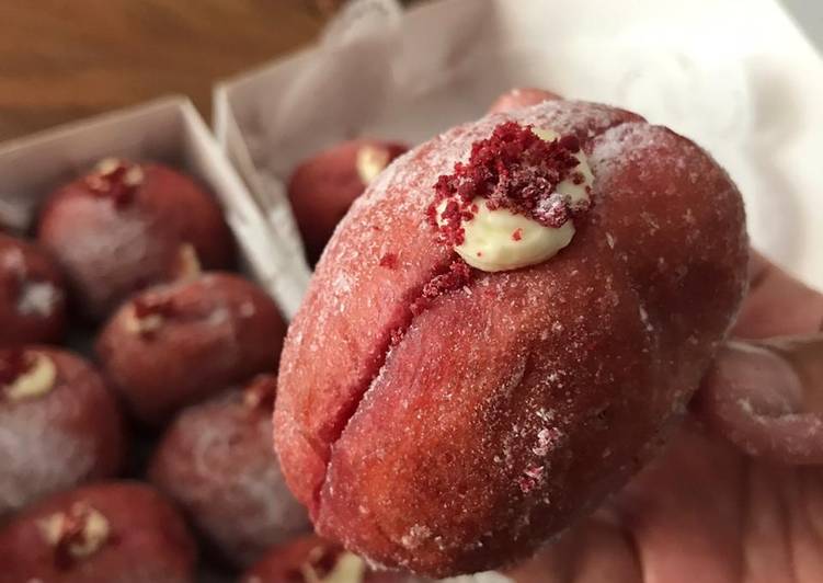 Bagaimana Menyiapkan Red Velvet Bomboloni Anti Gagal
