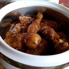 A picture of Chicken kosha curry.