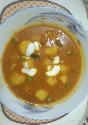 A picture of Spicy Baby Potato Curry.