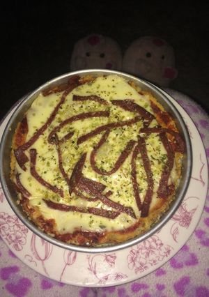 Una foto de Pizza con base de coliflor