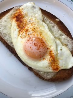 Φωτογραφία της συνταγής Grilled cheese egg breakfast