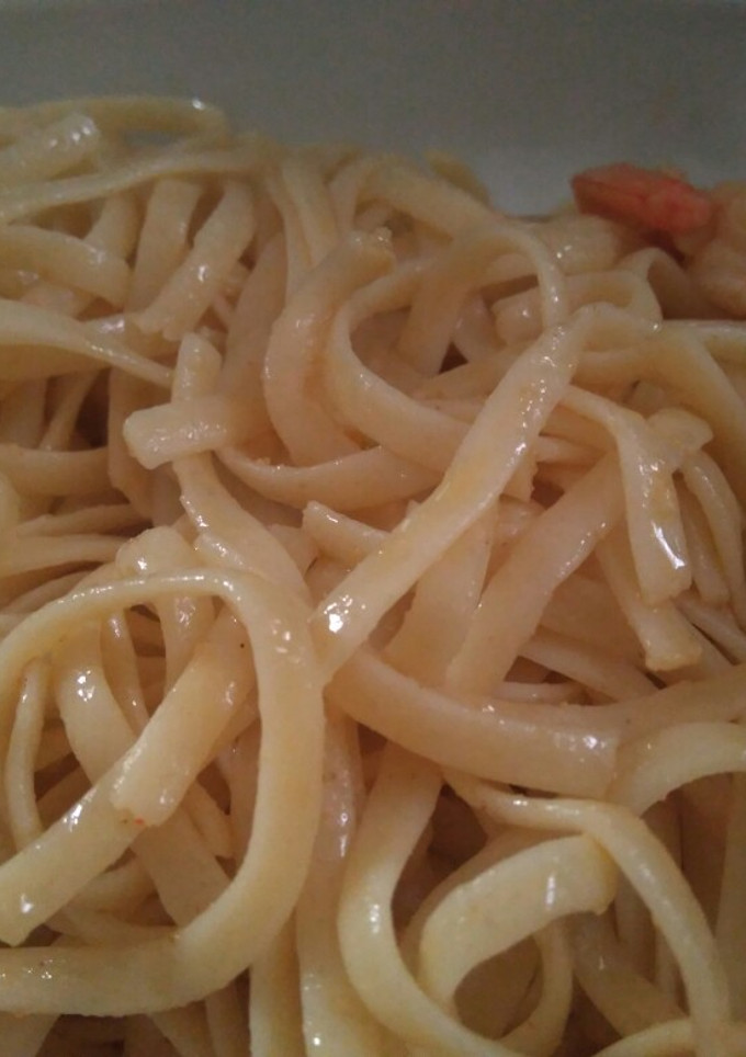 Una foto de Tallarines con langostinos al pil-pil