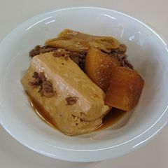 A picture of Nikudofu (meat and tofu).