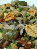 Halloumi cheese & mixed beans salad