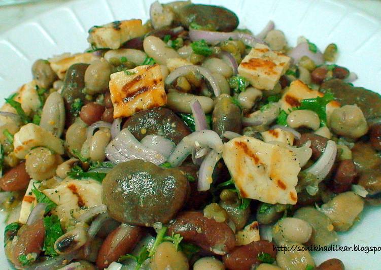 Halloumi cheese & mixed beans salad