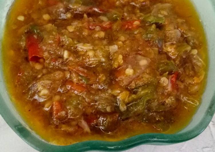 Bagaimana Menyiapkan Sambel rawit hijau yang Enak Banget