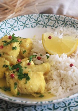 Une photo de Queues de lotte au curry et baies roses de Madagascar