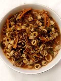 Spicy garlic squid রেসিপির প্রধান ছবি