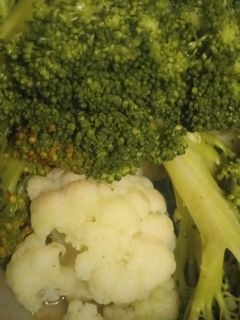 Una foto de Tortilla de brócoli y coliflor