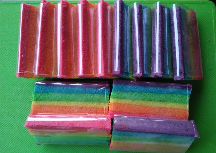 Langkah Mudah untuk Menyiapkan Bolu kukus rainbow yang Bisa Manjain Lidah