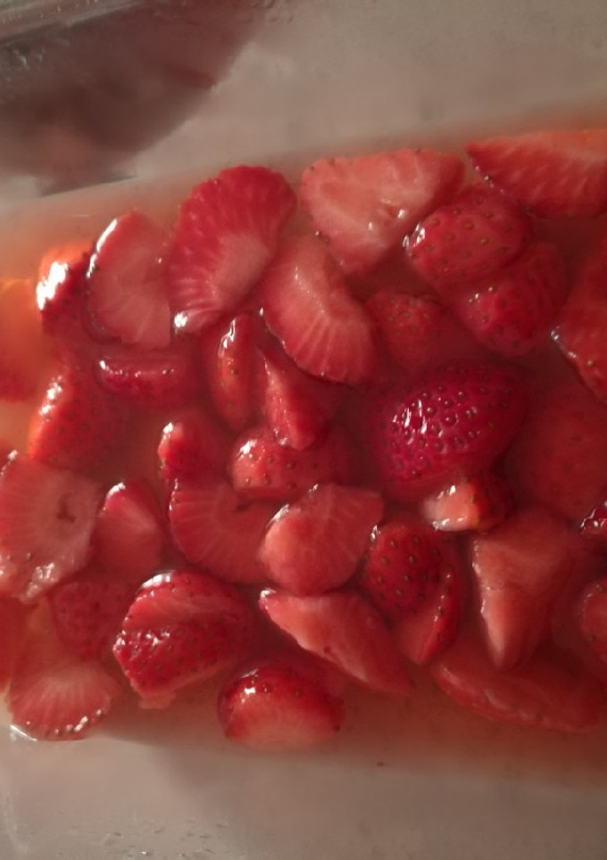 Una foto de Fresas en su jugo