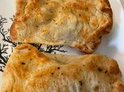 A picture of calzone de pollo