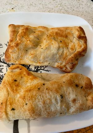 A picture of Air Fried Chicken Alfredo calzones.