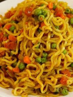 मसाला मैगी (masala maggi recipe in Hindi) रेसिपी मुख्य फोटो