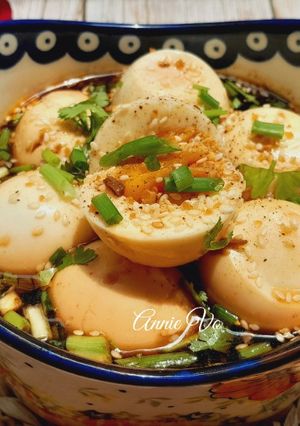 Hình của món Trứng ngâm sốt mì trộn.