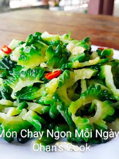 Hình của món Mướp đắng trộn chay.