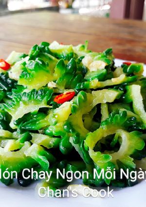 Hình của món Mướp đắng trộn chay.