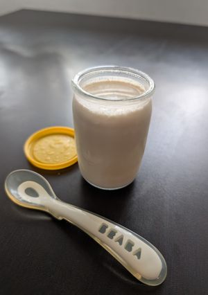 Une photo de Yaourt au lait infantile à la yaourtière