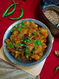 शलगम का खट्टा मीठा साग (Shalgam ka khatta meetha saag recipe in Hindi)