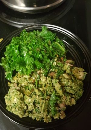 A picture of Green eggs and wham (whatever meat).