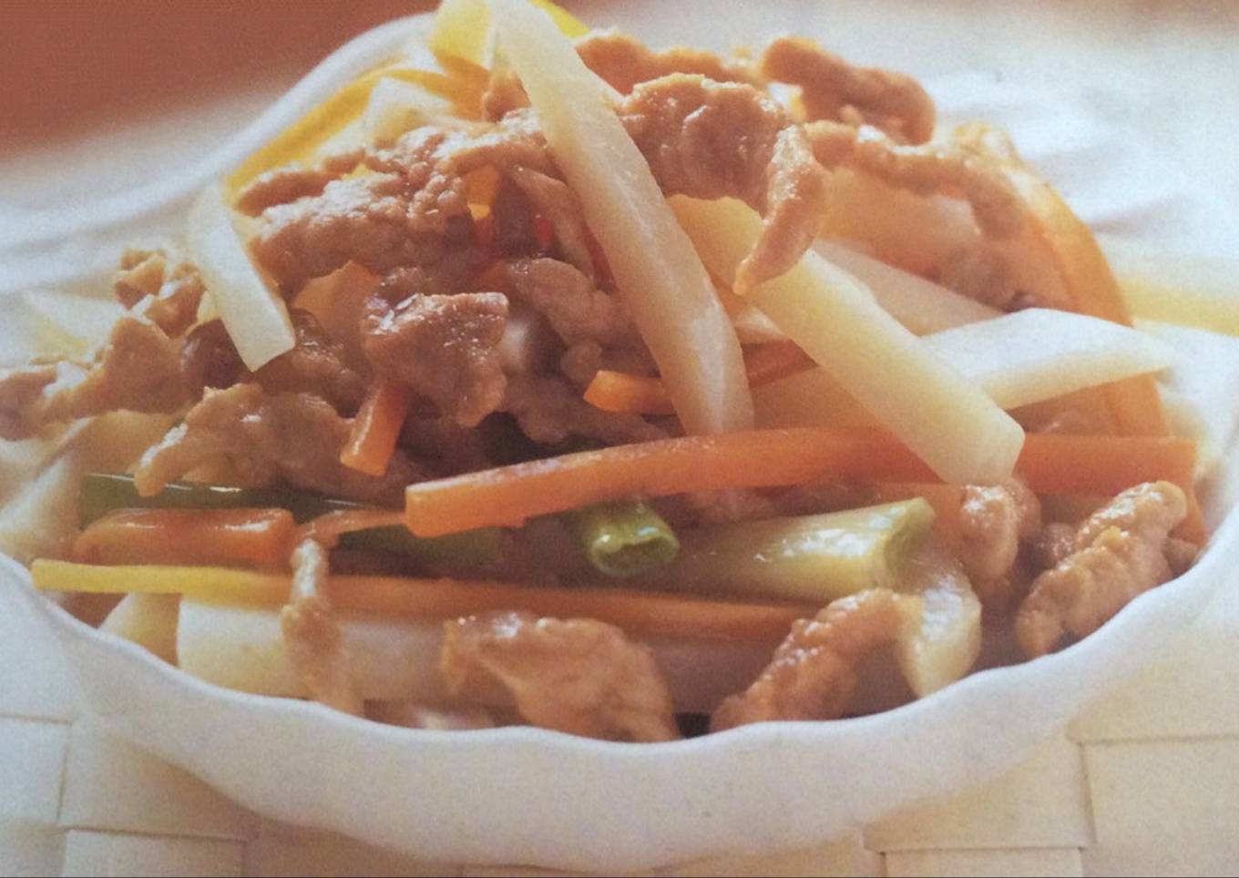Stir-fried shredded pork with potatoes