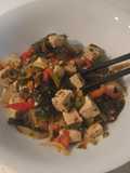 Tofu con verduritas y algas