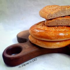 A picture of Tabrizi Nan-e Roghani (Traditional Iranian Bread).