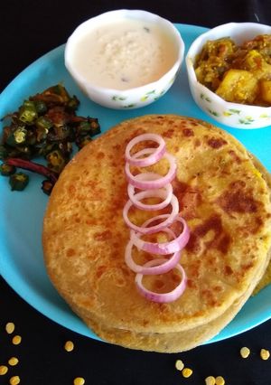 A picture of Chana dal stuffed paratha.