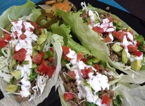 Una foto de Tacos 🌮🌮🌮 estilo americano low carb/ cetogénica