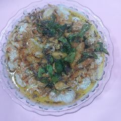 A picture of Dahi phulkiyan.