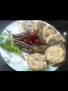 A picture of Deep fried oreos.