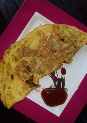 A picture of Inda na puda (stuff egg omelette).