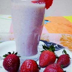 A picture of Strawberry milkshake.