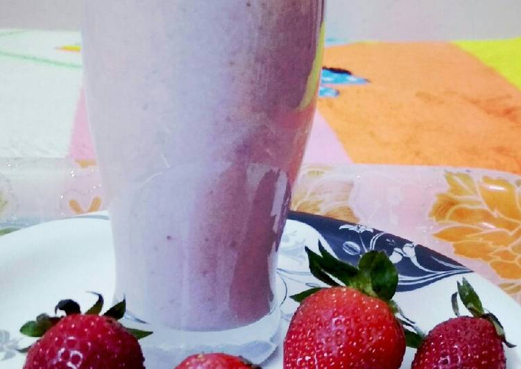 Simple Way to Prepare Super Quick Homemade Strawberry milkshake