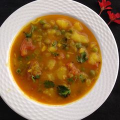 A picture of Allu matar ki sabji.