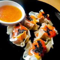 A picture of Dimsum ayam saos mentai.