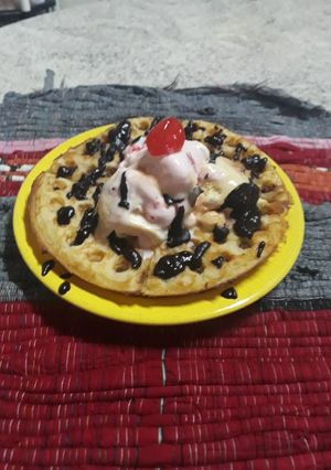 Una foto de Waffles con helado!💕