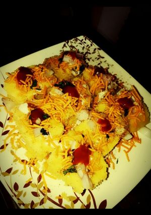 A picture of Dhokla chaat.