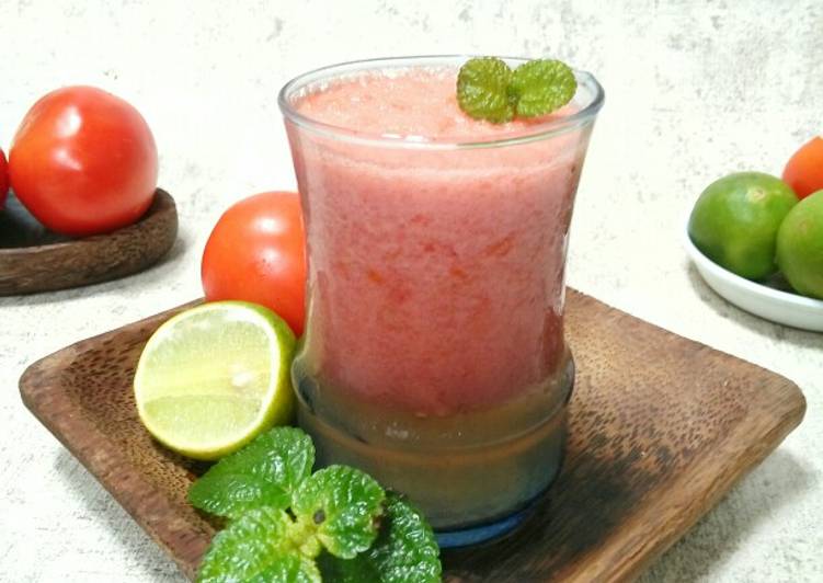 Langkah Mudah untuk Menyiapkan Tomato Smoothies yang Menggugah Selera