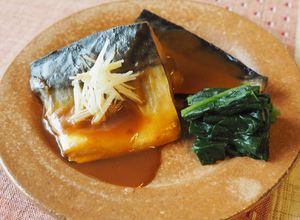 Una foto de Caballa guisada con miso (サバの味噌煮) / Comida japonesa