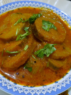 आलू और केला की सब्जी (aloo aur kele ki sabzi recipe in Hindi) रेसिपी मुख्य फोटो