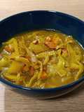Sopa de repollo al curry Madrás